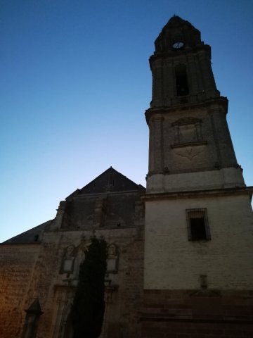 Torre e Iglesia